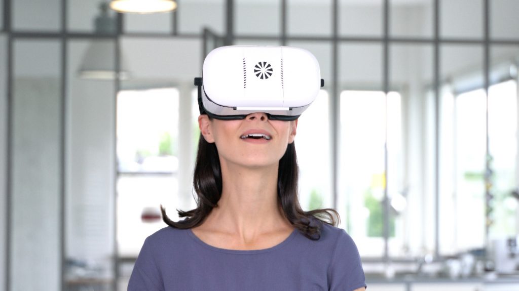 virtuelle Tour mit VR-Brille virtuelle Tour mit jeder VR-Brille in 360 Grad erleben.